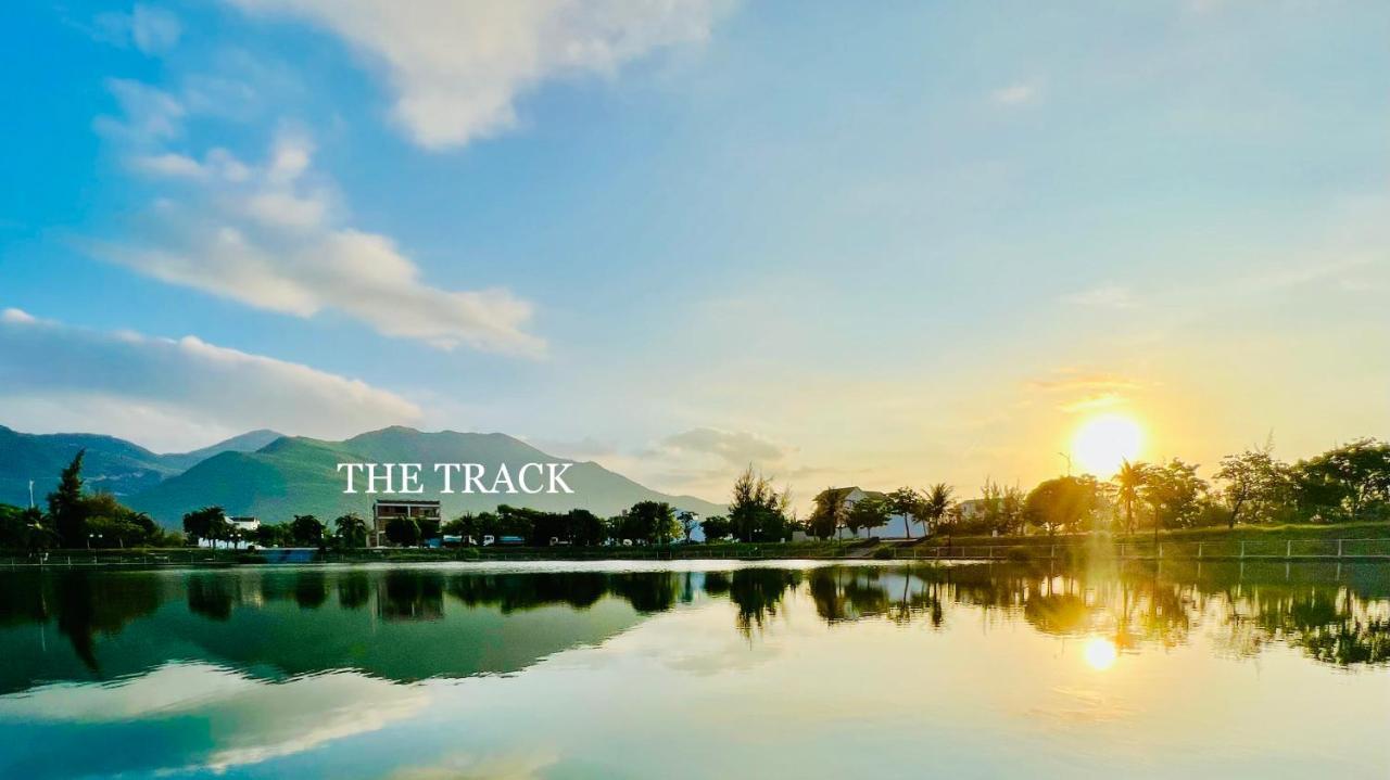 The Track Homestay - Near Bai Dai Beach Cam Lam Esterno foto