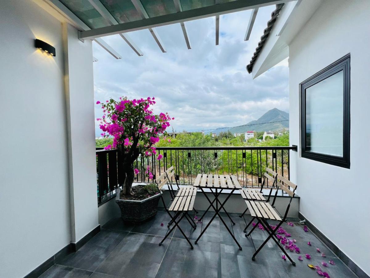 The Track Homestay - Near Bai Dai Beach Cam Lam Esterno foto