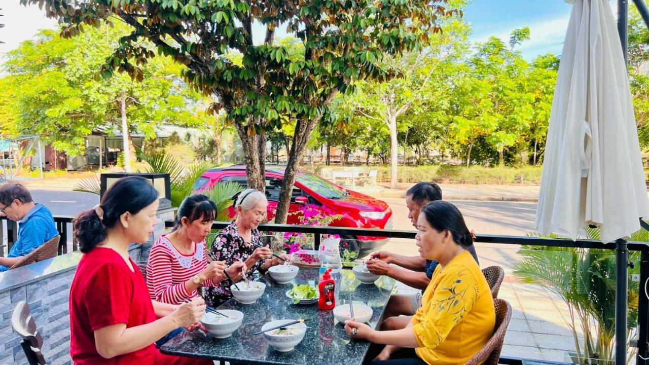 The Track Homestay - Near Bai Dai Beach Cam Lam Esterno foto