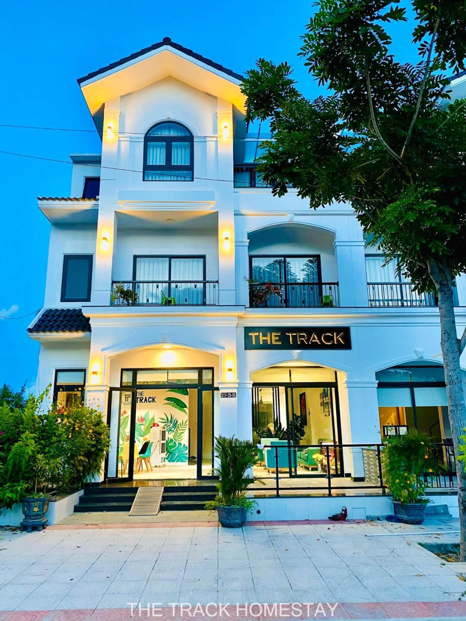The Track Homestay - Near Bai Dai Beach Cam Lam Esterno foto