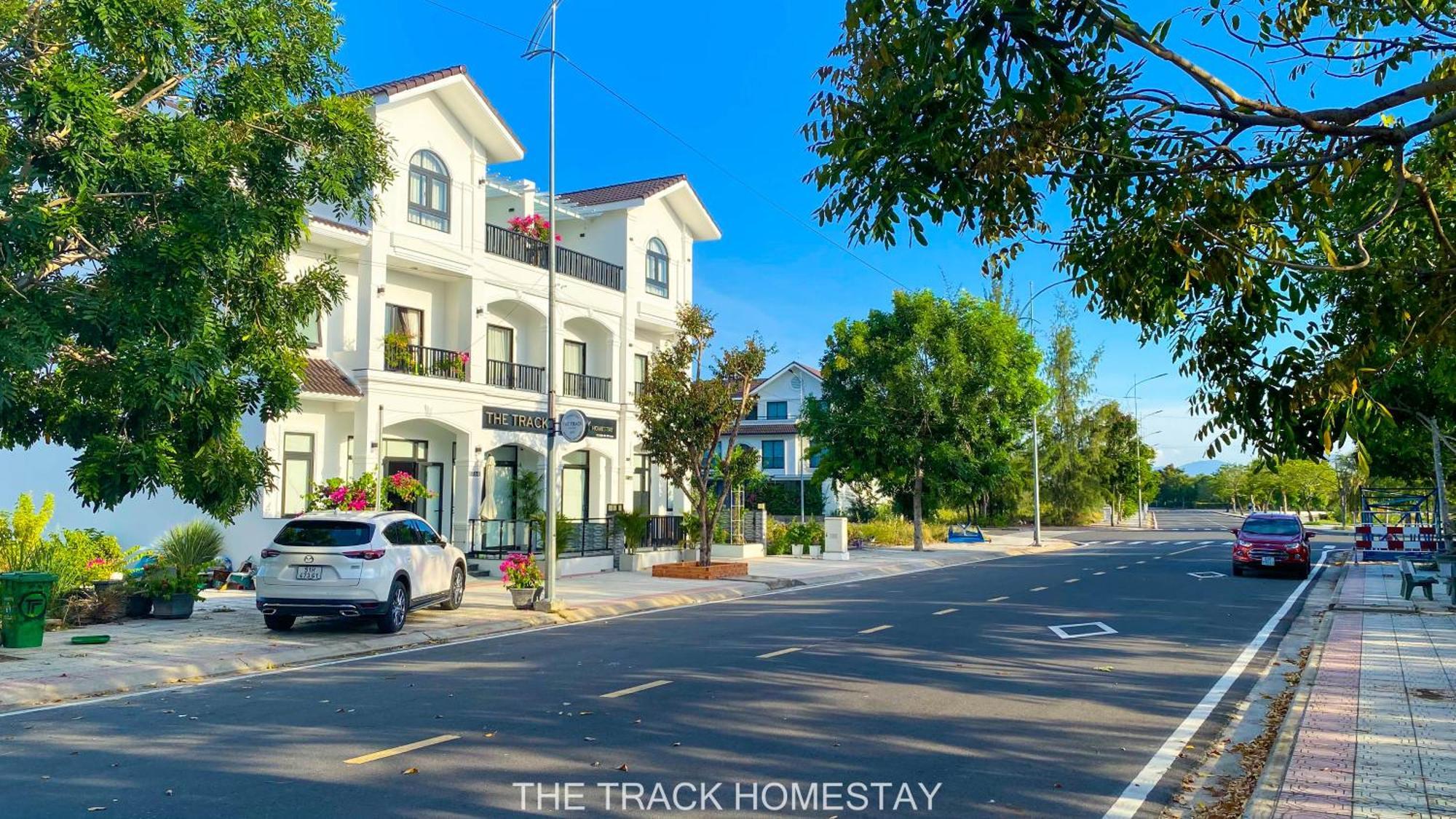The Track Homestay - Near Bai Dai Beach Cam Lam Esterno foto